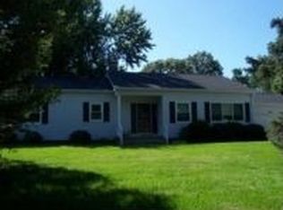 285 Circle Dr, Springfield, IL 62703