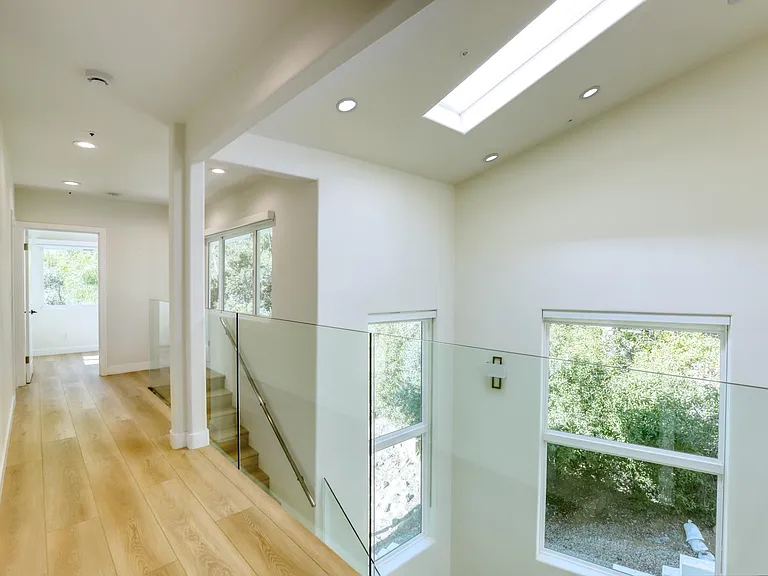 1827 Hill Dr — Photo 16