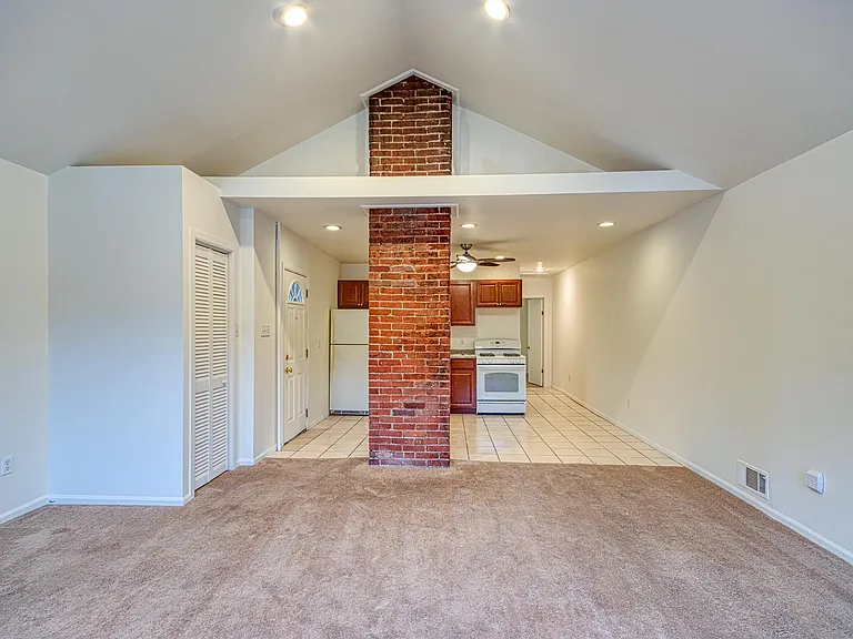 312 Saline St #2 — Photo 1