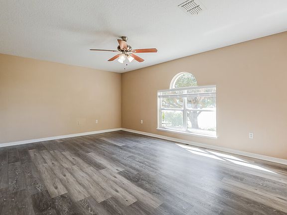 4th image of 326 Lake Shepard Dr