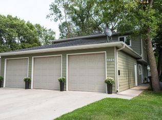 1321 10th St N, Fargo, ND 58102