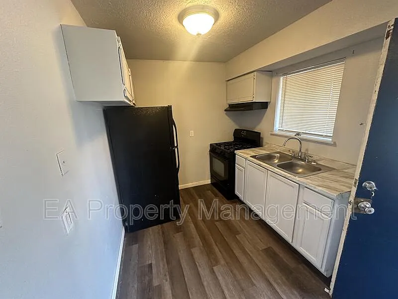 2 bed, 1.0 bath, 600 sqft, $1,000 — Photo 3