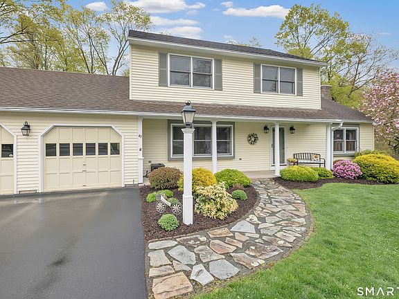 2nd image of 40 Twin Oak Farm Road