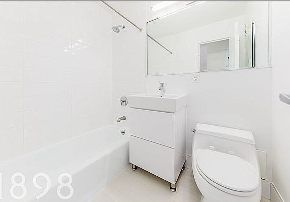 4th image of 120 W 97th St APT 4H