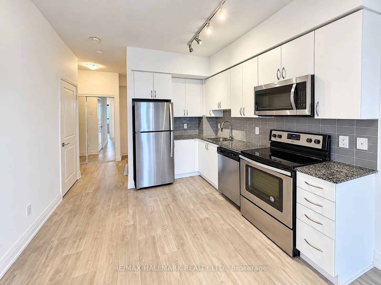 2 bed, $2,350 — Photo 3
