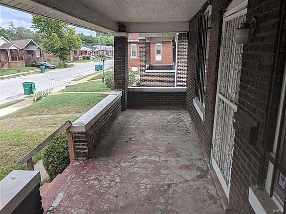 5th image of 404 Alexander Pl