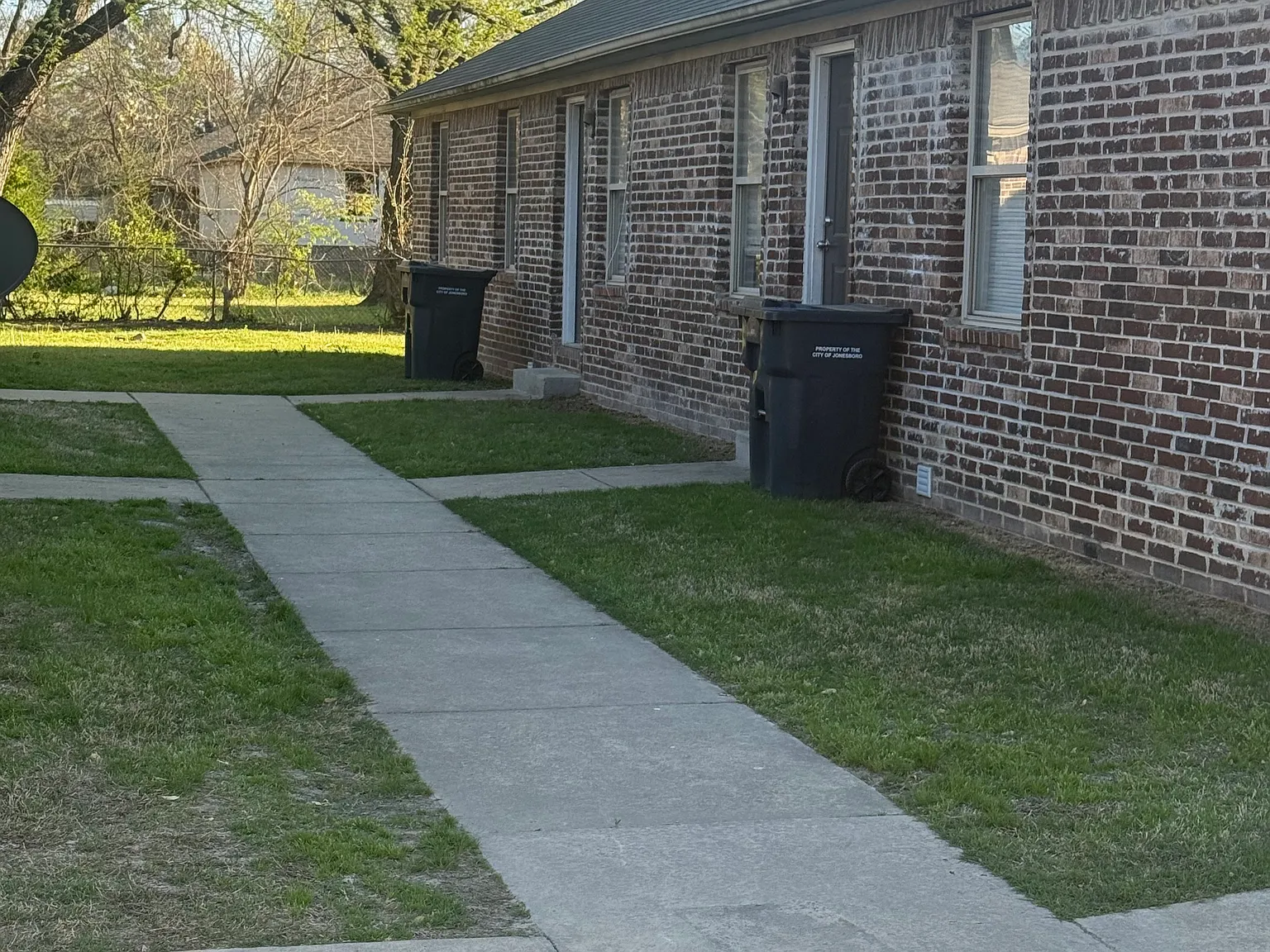 407 E Allen Ave — Photo 1