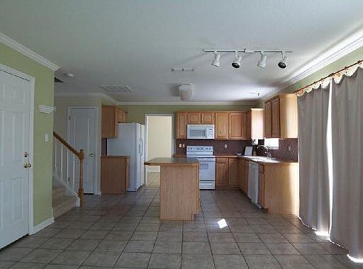 1st image of 3037 Brookwood Dr