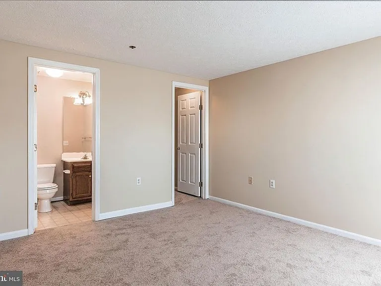 611 Himes Ave #104 — Photo 8