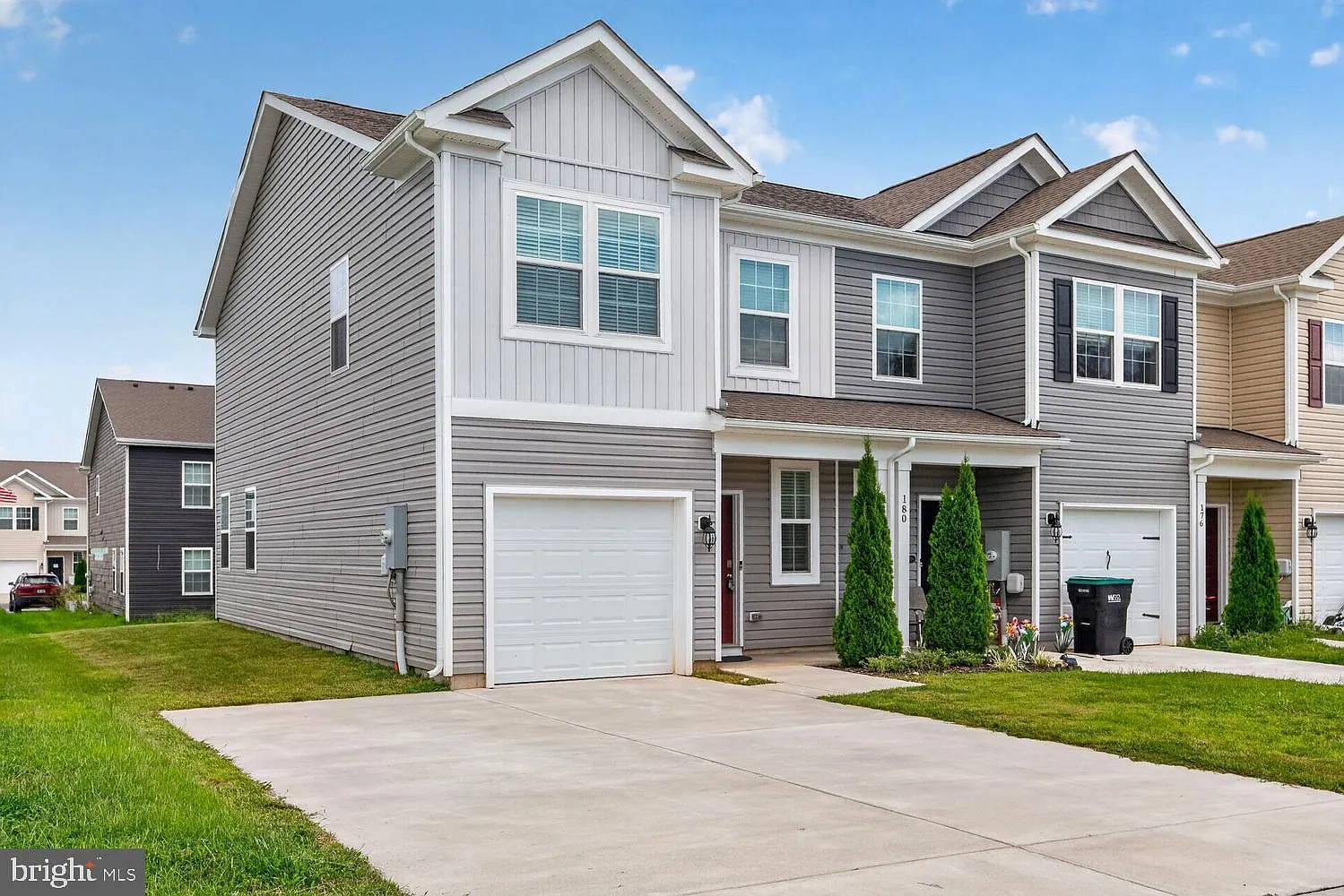3 bed, 2.5 bath, 1657 sqft, $1,650 — Photo 3