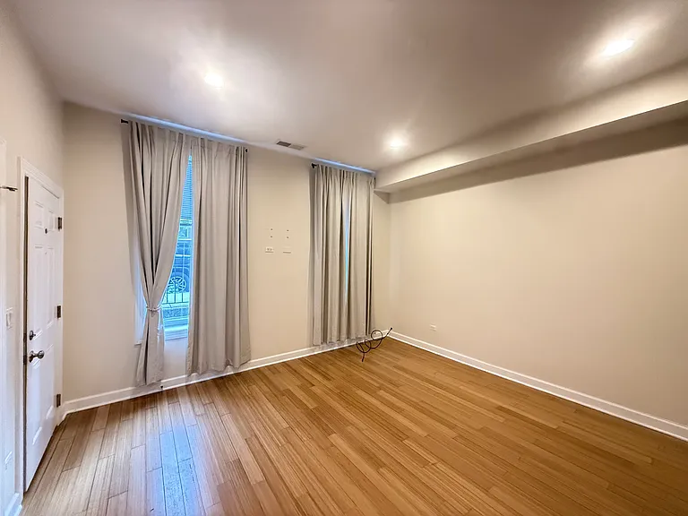 1713 W Le Moyne St #1F — Photo 2