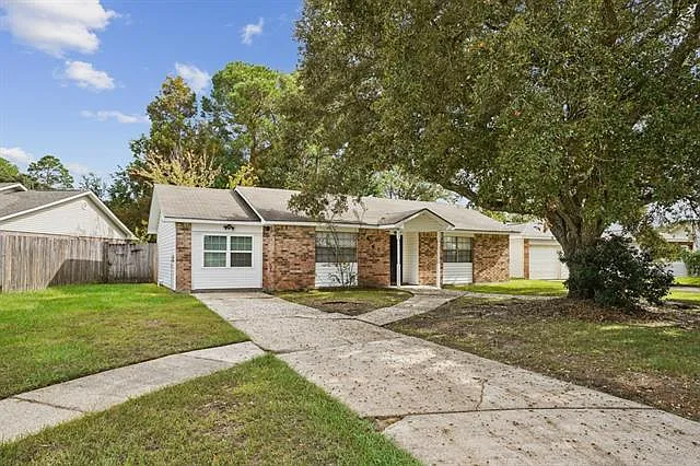 3 bed, 2.0 bath, 1152 sqft, $1,650 — Photo 2