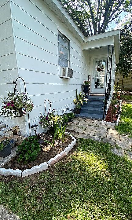 2nd image of 112 Woods Dr
