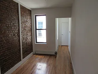 Rented by Lucky Apt Inc