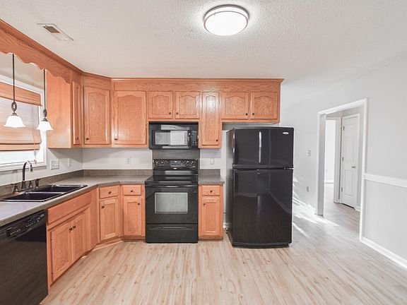 4th image of 110 Pratt St