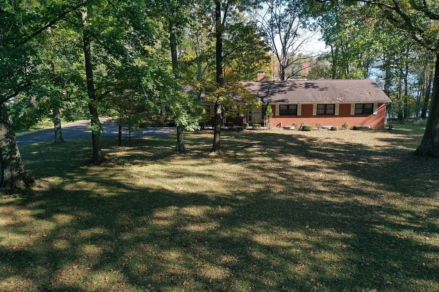 4715 N Shore Dr photo 1