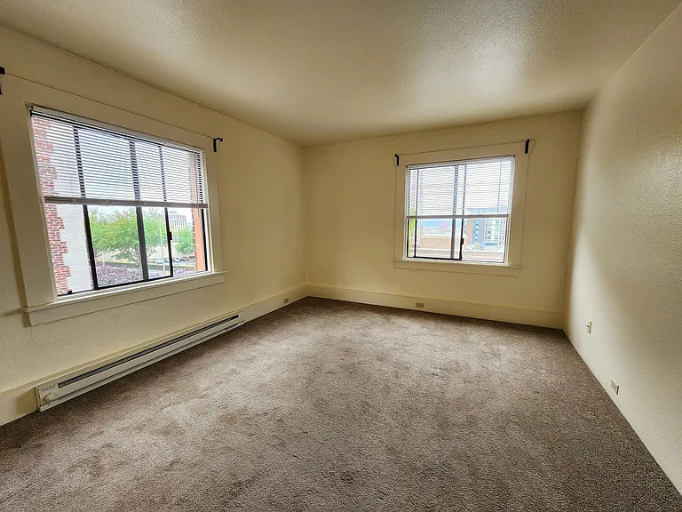 Florence Apartments — Photo 6