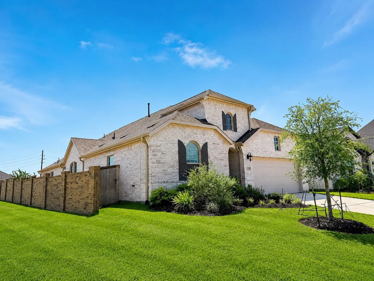 4 bed, 3.5 bath, 2591 sqft, $3,200 — Photo 3
