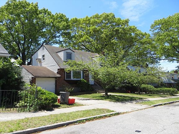 2nd image of 1369 Star Ave