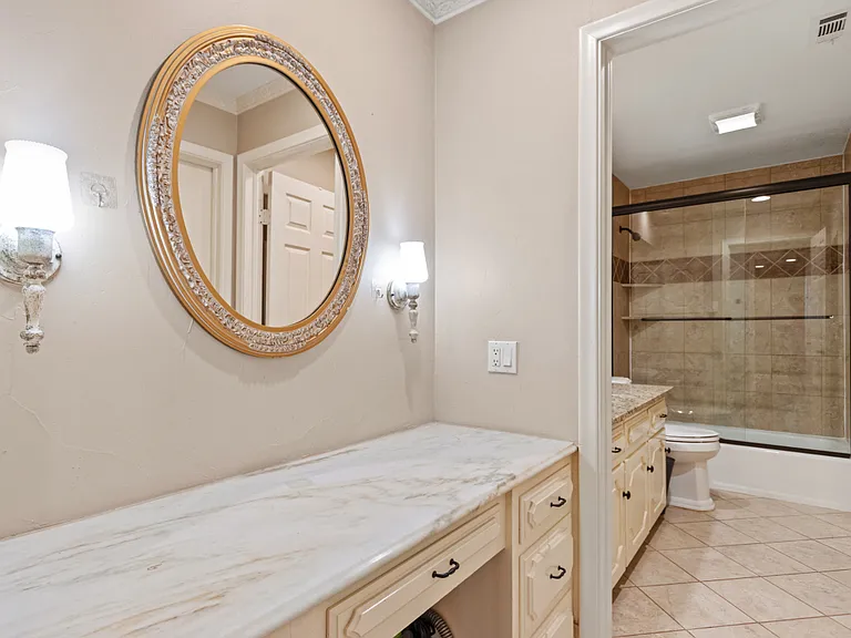 Ensuite bath.