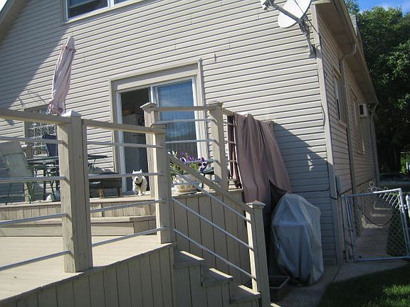3rd image of 6965 W Oakdale Ave