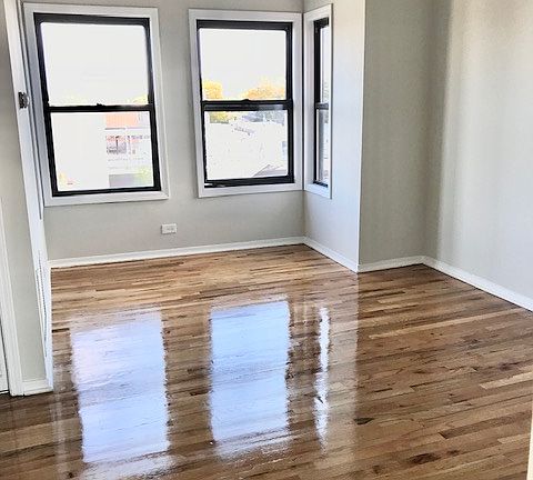 5th image of 1351 W Roscoe St APT 4