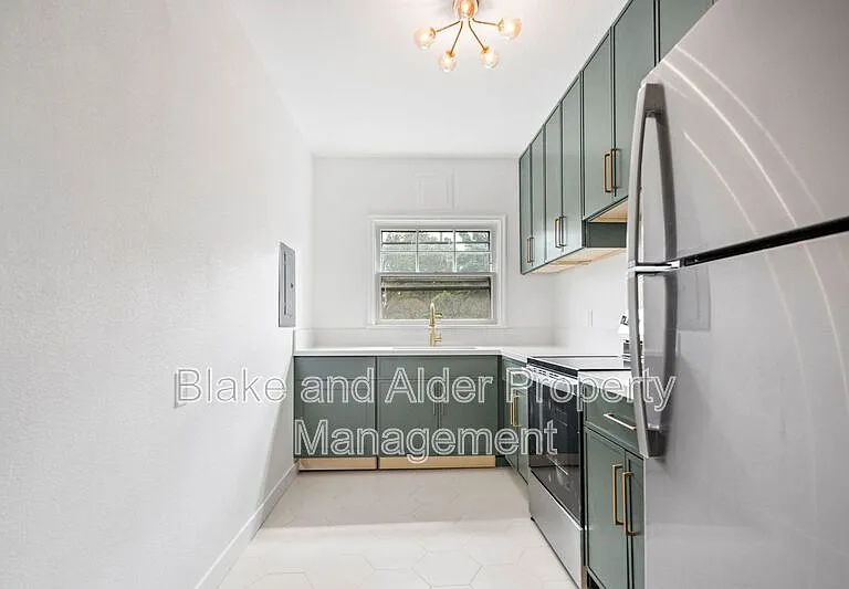 3622 SE Harrison St #6 — Photo 8
