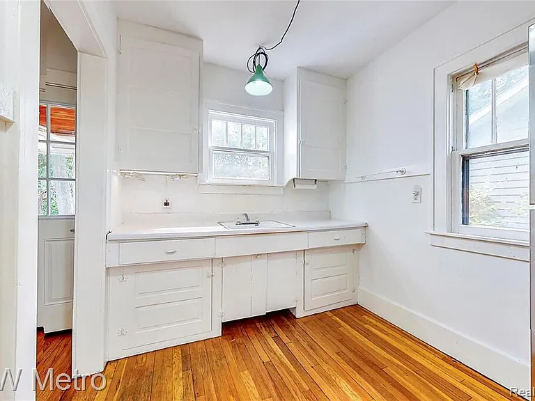 865 W Marshall St — Photo 14