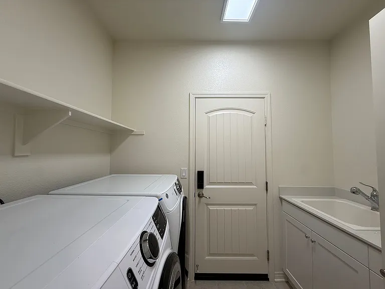 3918 Westbrook Ave — Photo 20