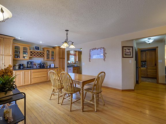 4th image of 710 N 13th St