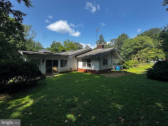 4th image of 2117 Post Rd