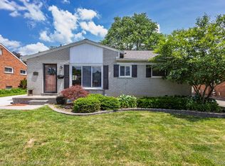 32204 Leelane Rd, Farmington, MI 48336