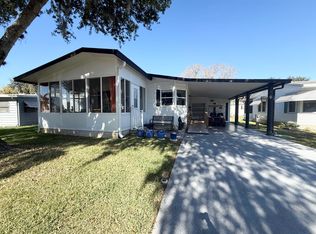 565 Oak Island Cir, Plant City, FL 33565
