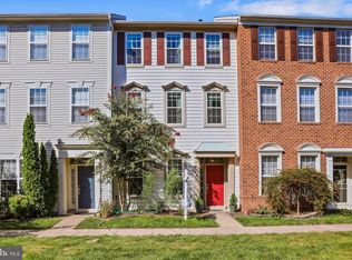 25480 Freda Ln, Chantilly, VA 20152