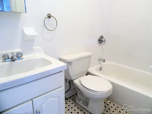 Rented by City Connections Realty | media 17