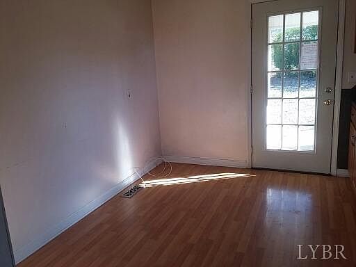 4th image of 114 Linden Cir