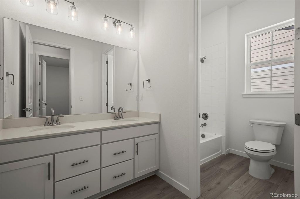 3789 Emerald Shore Circle