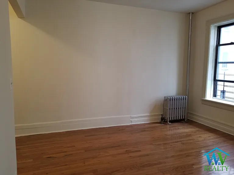 2376 Ryer Ave #B1 — Photo 5