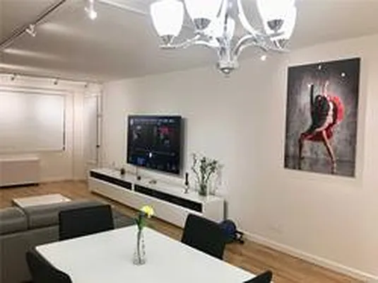 Sold by AAA Young Shuen Realty Inc. | media 4