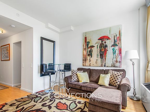 4th image of 20 West St APT 14B