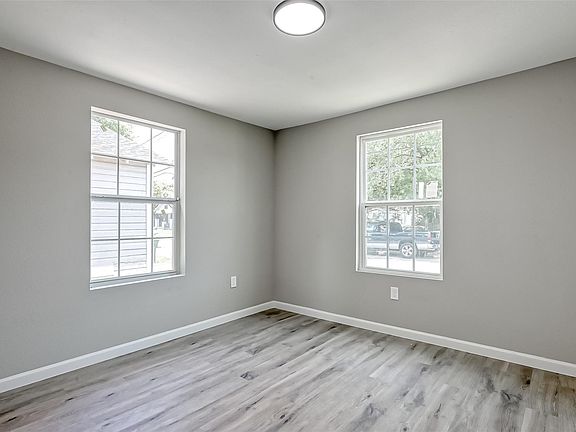 4th image of 3274 Reeves St #B