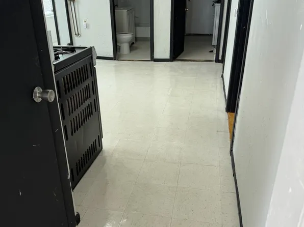 74 Rodney St APT 1, Worcester, MA 01605