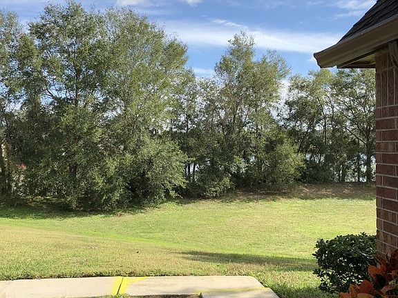 4th image of 305 Lakepointe 103 Dr