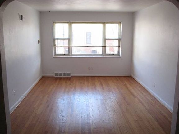 3rd image of 5128 Jamieson Ave APT B