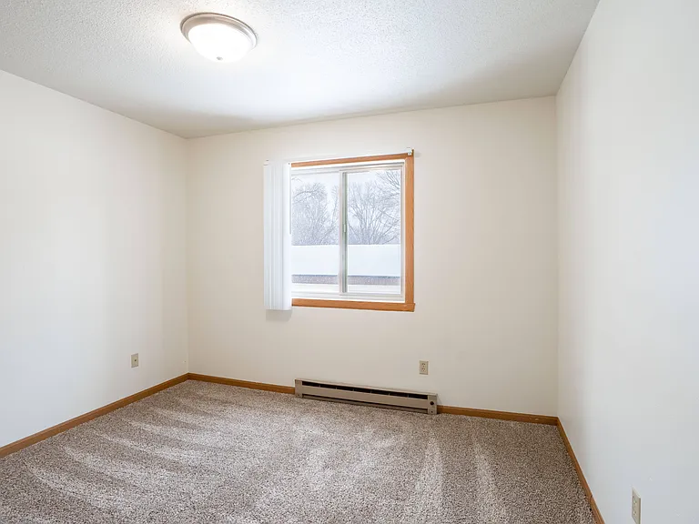 Fargo, ND Long Island Apartments | 2175B | Bedroom