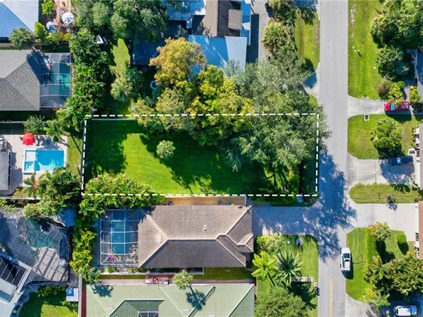 790 97th AVE N, NAPLES, FL 34108