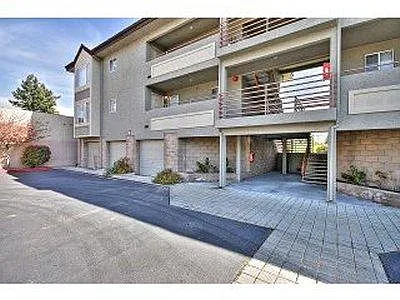 308 River St #D28 Photo 1