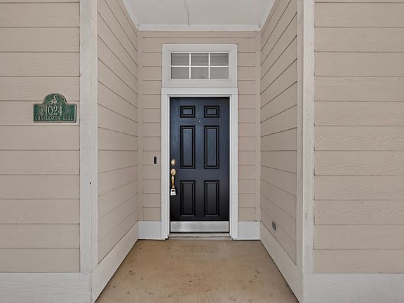 2nd image of 1024 Charleston Ln