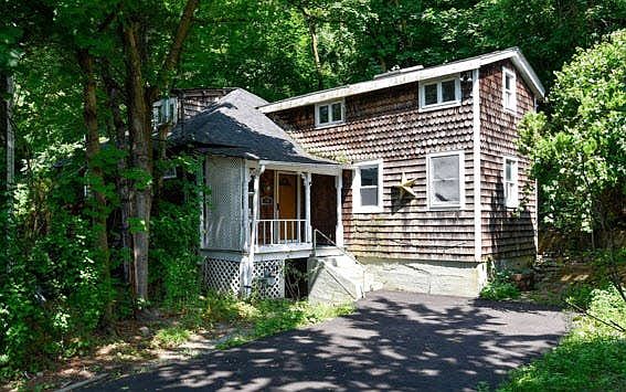 1st image of 16 Herb Hill Rd