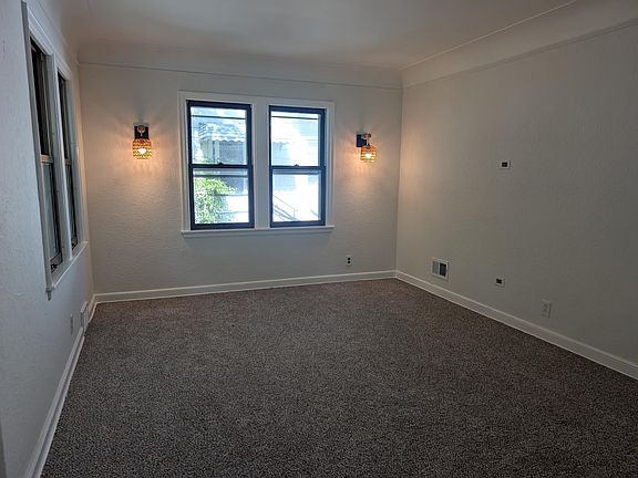 4th image of 1111 Maryland Ave E